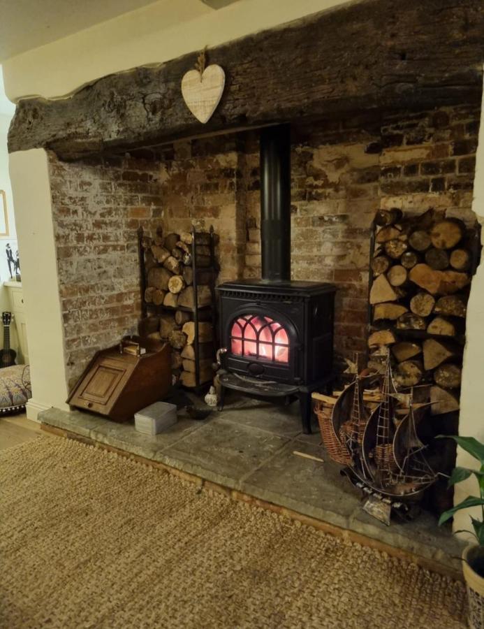 Jackdaw Cottage-Beautiful Cottage, Town Centre Wimborne Minster Esterno foto