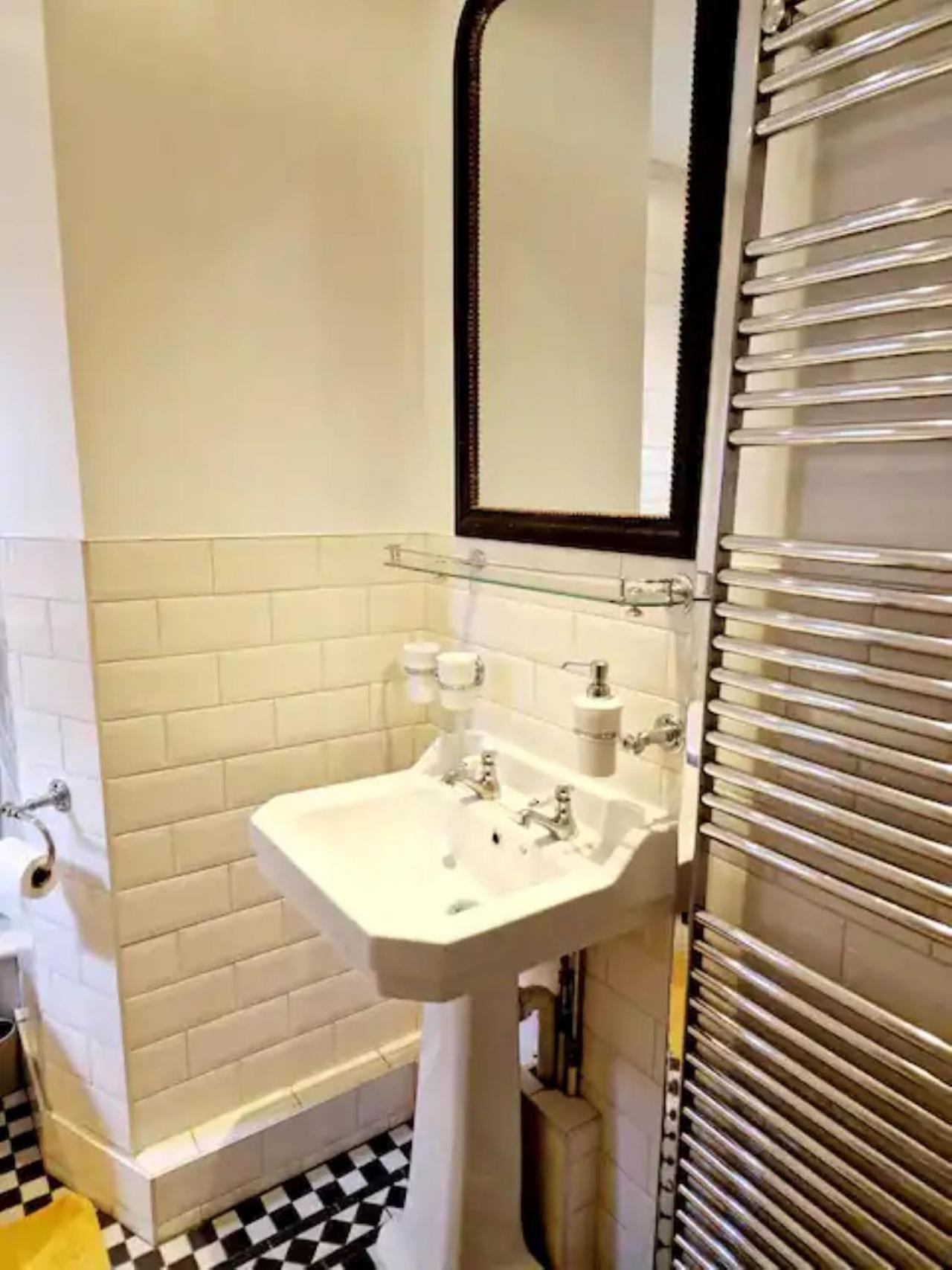 Jackdaw Cottage-Beautiful Cottage, Town Centre Wimborne Minster Esterno foto