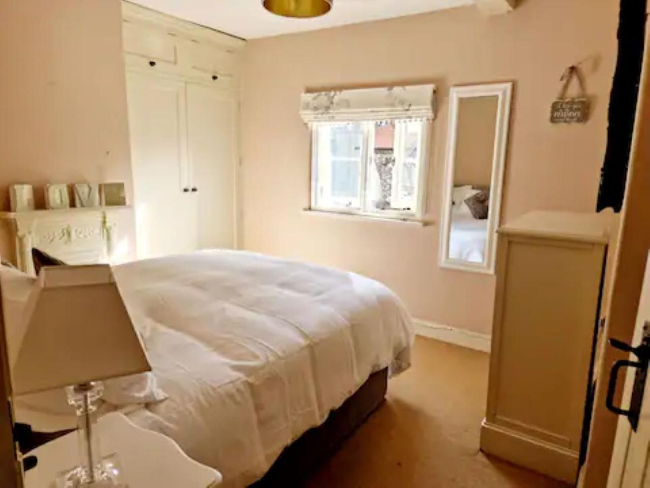 Jackdaw Cottage-Beautiful Cottage, Town Centre Wimborne Minster Esterno foto