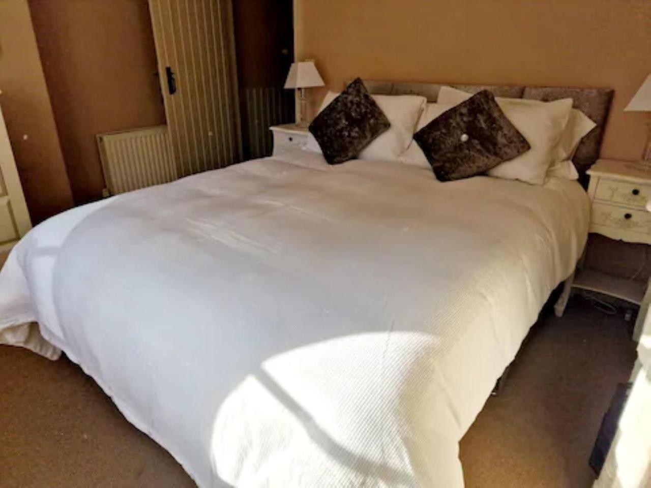 Jackdaw Cottage-Beautiful Cottage, Town Centre Wimborne Minster Esterno foto